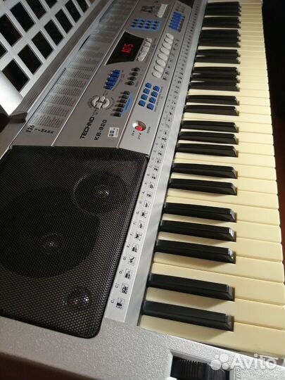 Синтезатор Techno KB 920