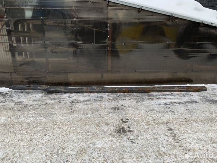 Лонжерон правый Volvo FM