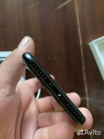 Телефон iPhone se 2020 64 Gb