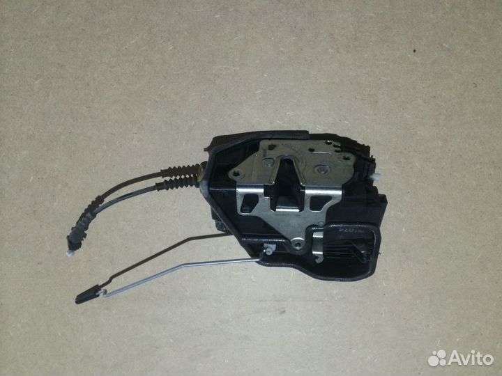 Замок и тросик замка двери BMW E60