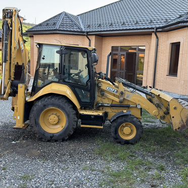Экскаватор-погрузчик CAT 426F2, 2021