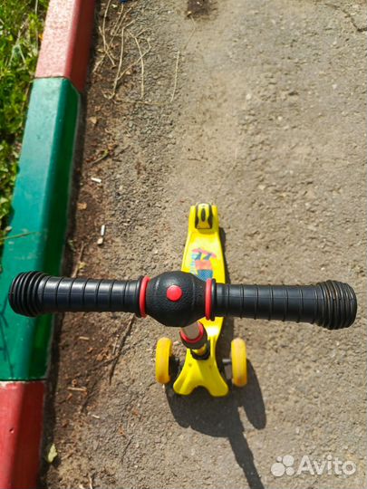 Детский трёхколёсный самокат складной