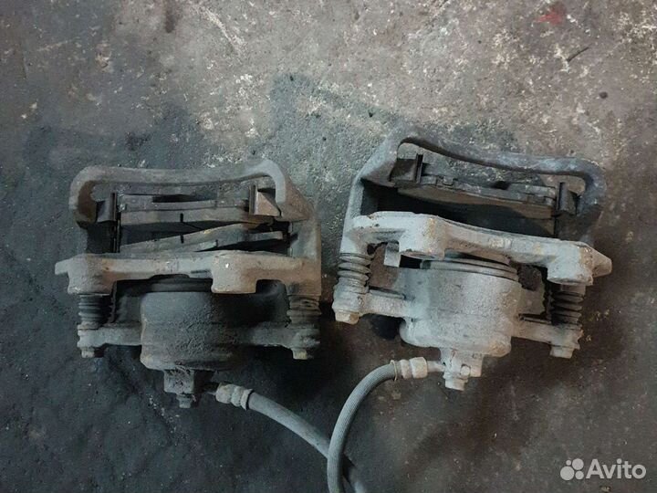 Передний правый суппорт ниссан альмера классик b10