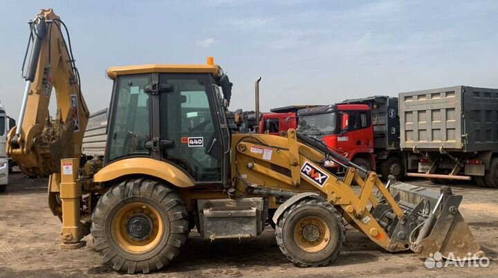 Экскаватор-погрузчик Runmax SE440, 2023