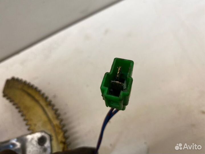 Мотор стеклоподъемника задний правый Subaru