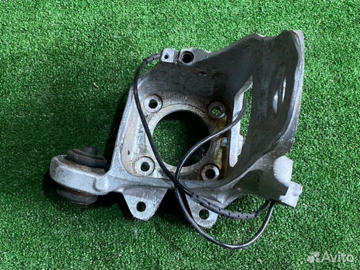 Кулак задний правый Bmw X5 E70