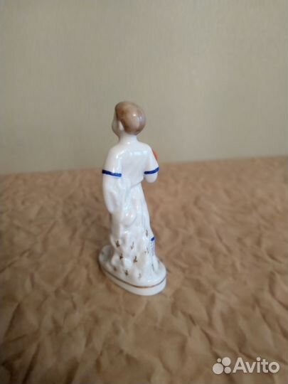 Фарфор статуэтка «Футболист» Вербилки
