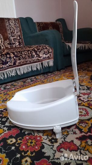 Насадка на унитаз для инвалидов