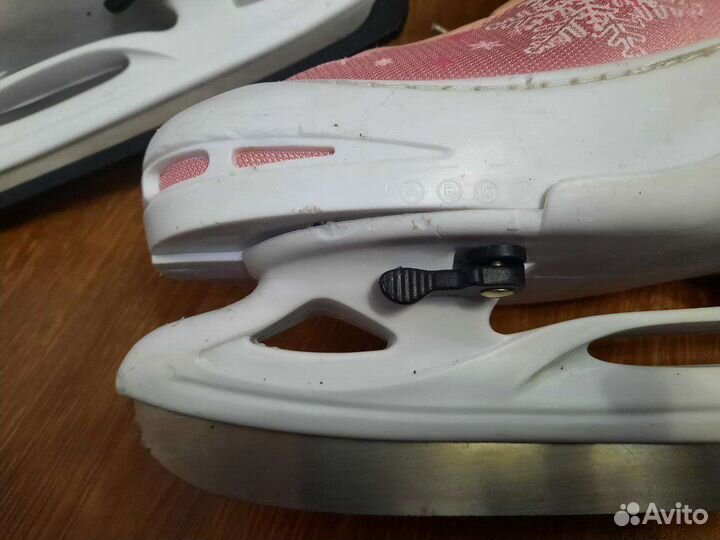 Коньки пластиковые женские 38-41р.р
