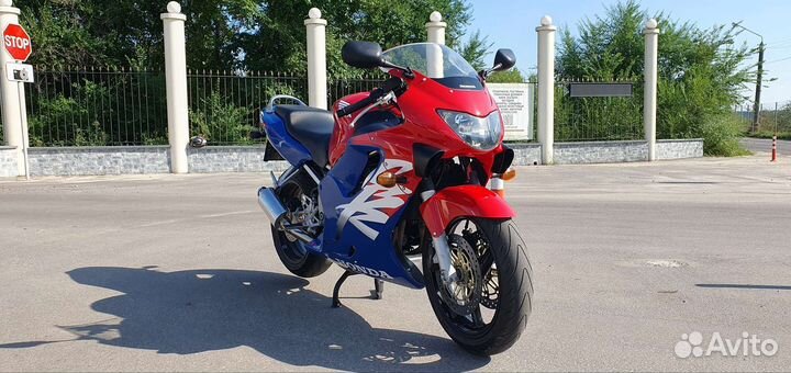 Honda CBR600F4