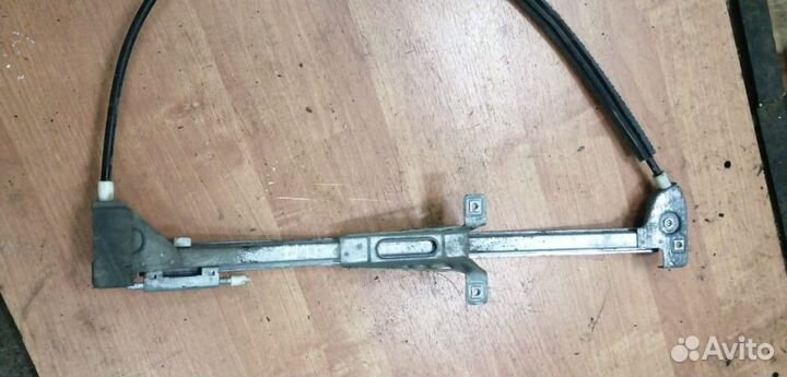 Стеклоподъемник передний правый Audi 80 90