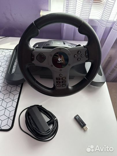 Игровой руль Logitech