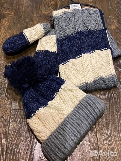 Комплект: шарф, шапка и варежки, фирма Next