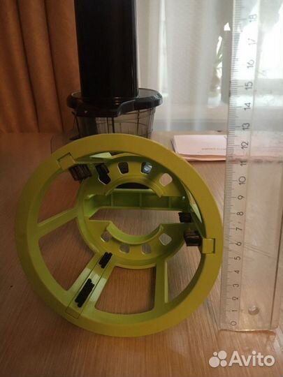 Запчасти от соковыжималки фирмы Galaxy