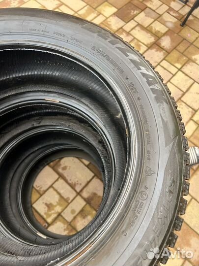 Bridgestone Blizzak Spike-02 205/55 R16 91T