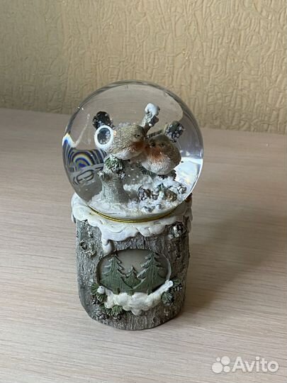 Стеклянный шар со светом