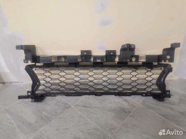 Решётка бампера нижняя Renault logan 2