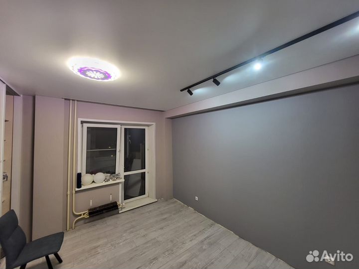 Поклеить обои