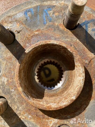 Передний левый поворотный кулак Chevrolet Aveo T30