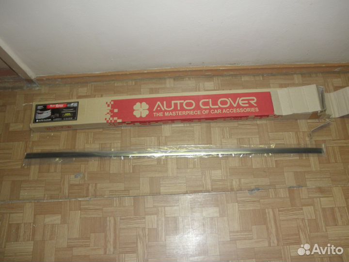 Продам новый молдинг на заднюю дверь над номером