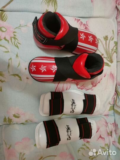 Шлем,перчатки, защита голени