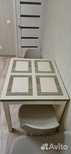 Стол кухонный