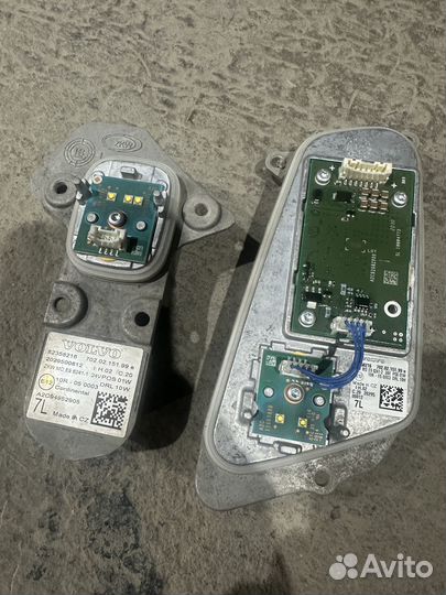 Блок розжига фары Volvo Fh4