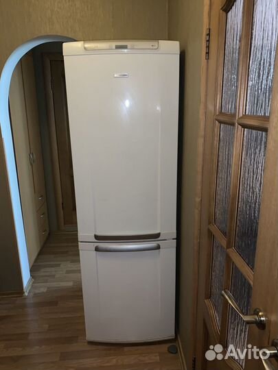 Холодильник Electrolux на ремонт или запчасти