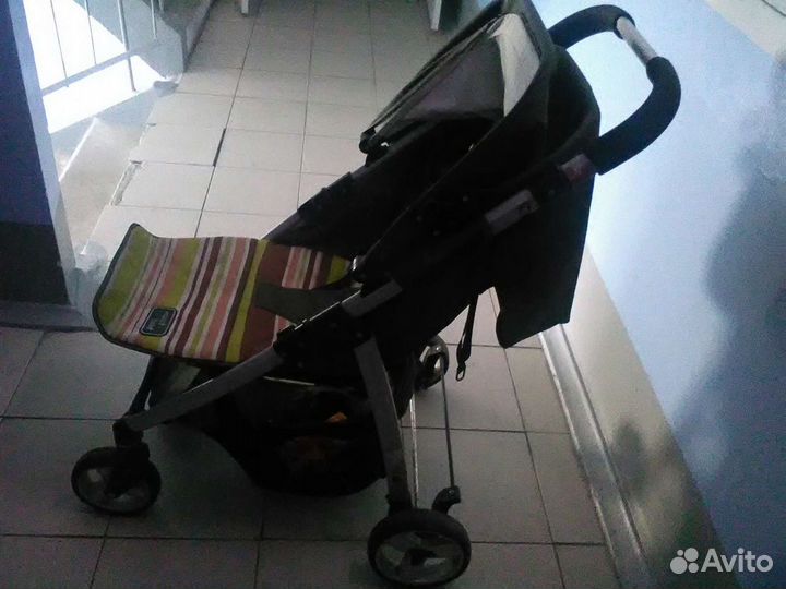 Прогулочная коляска