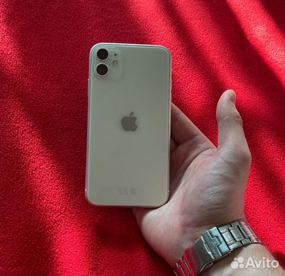 iPhone 11, 64 ГБ