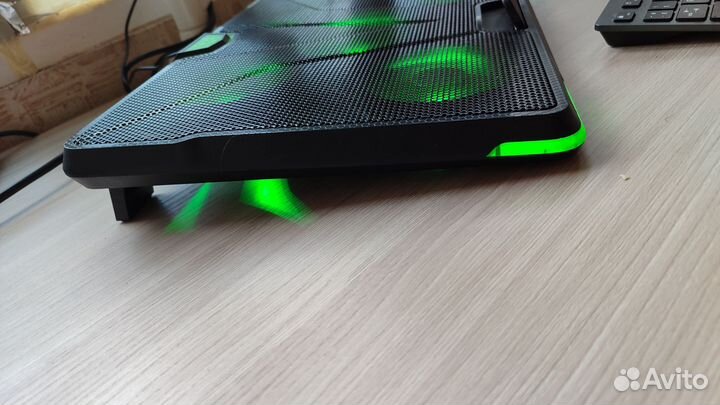 Подставка с охлаждением для ноутбука