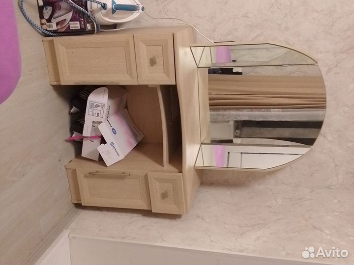 Трельяж, туалетный столик