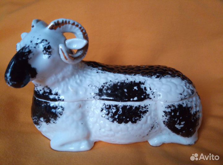 Старинная фарфоровая шкатулка