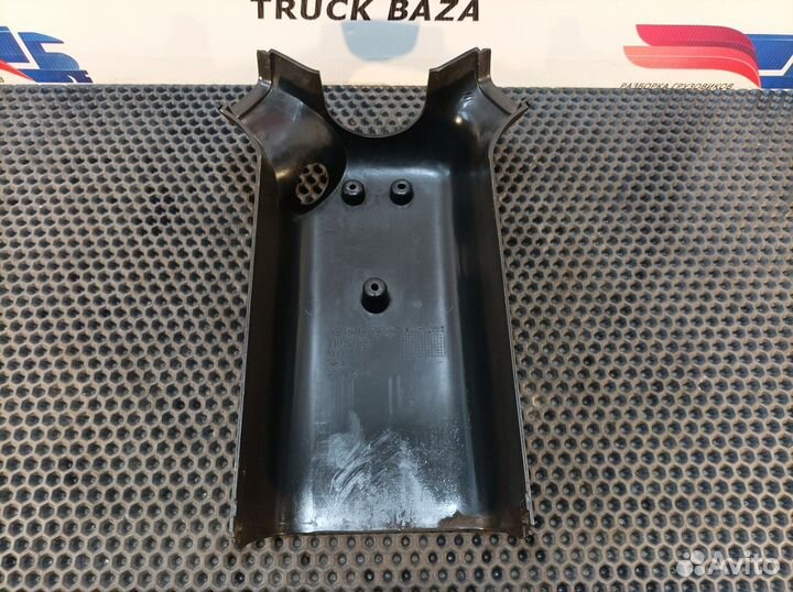 Кожух рулевой колонки Volvo FH