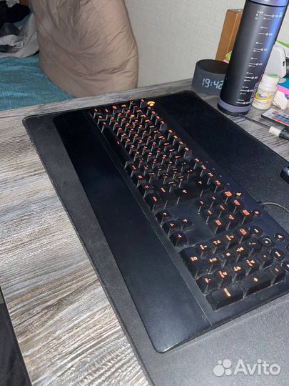 Игровая клавиатура logitech