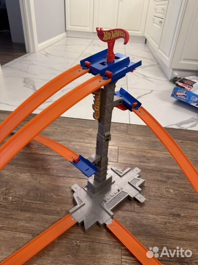 Гоночный трек hot wheels