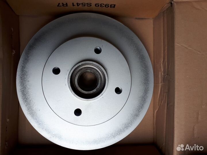 Комплект задних тормозных дисков с колодками