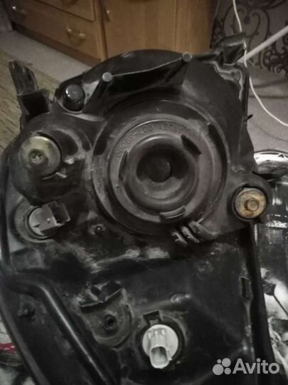 Фара передняя правая на Honda Fit GD 1