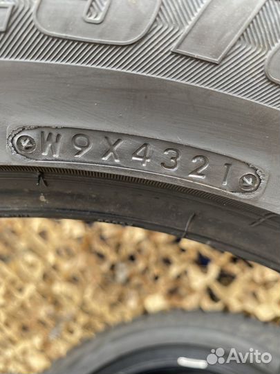 Bridgestone Blizzak Revo GZ 225/55 R17 97S