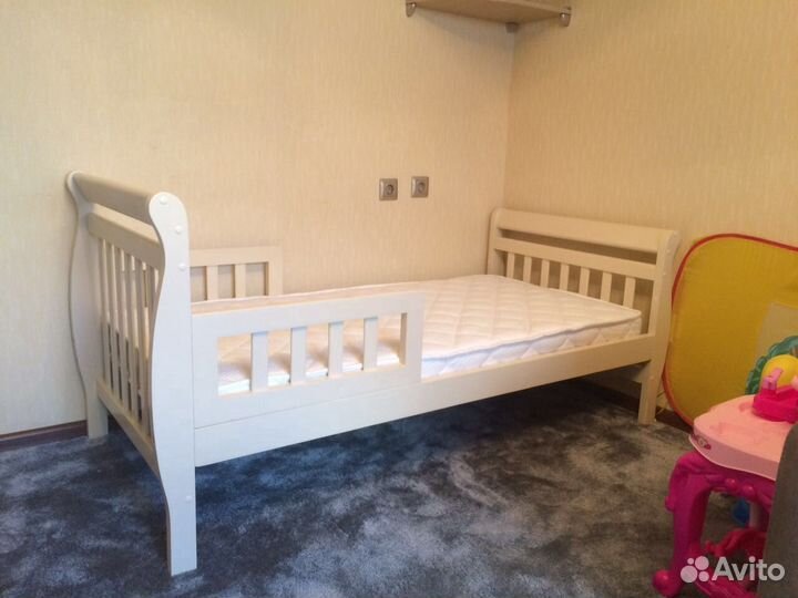Детская кровать из массива
