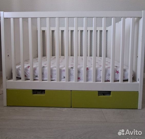 Детская кроватка с матрасом