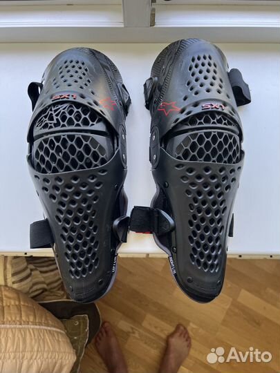 Alpinestars Защита колена SX-1 v2 размер L/XL