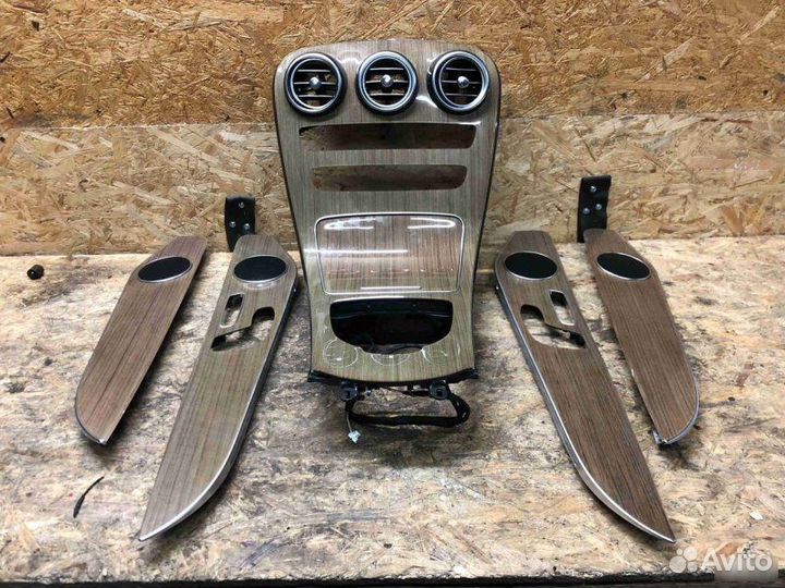 Консоль салона (кулисная часть) Mercedes-Benz Glc