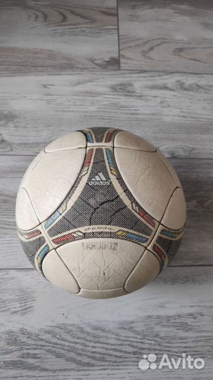 Футбольный мяч adidas tango 2012