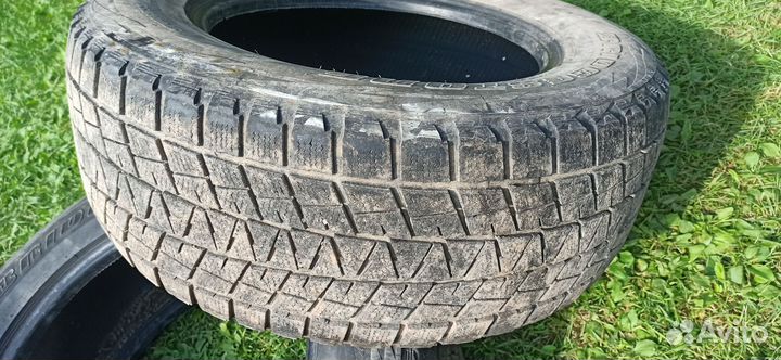 Bridgestone Blizzak DM-V1 285/60 R18