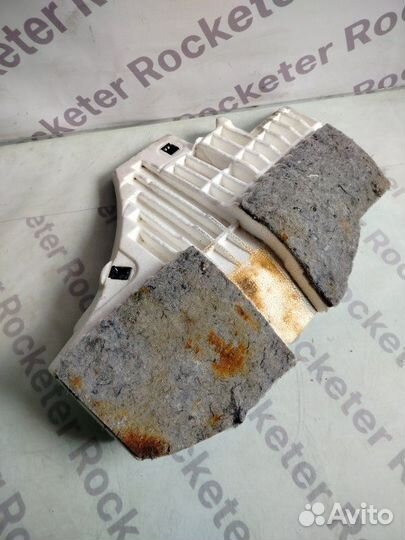 Шумоизоляция пола правая Toyota Corolla X 2008