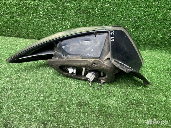 Фонарь задний правый Mazda 3 BK