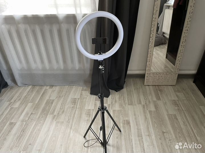 Кольцевая лампа 26 см