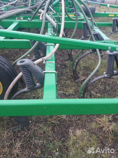 Посевной комплекс John Deere 730