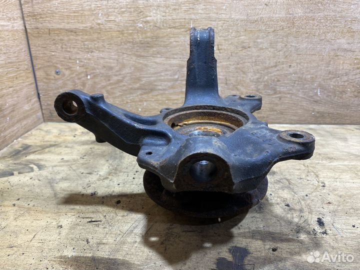 Поворотный кулак левый Renault Scenic 3 X105